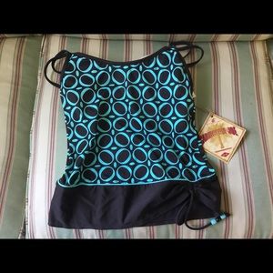 ❤️Caribbean Joe NWT Swim Top.  Size 10.